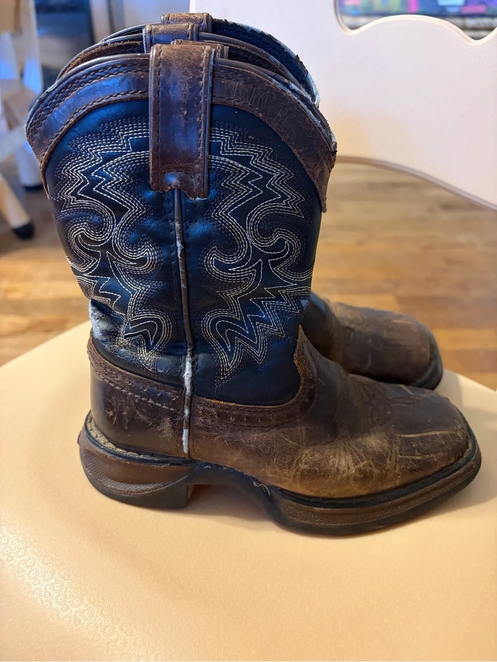 Boys 9.5c Durango Boots